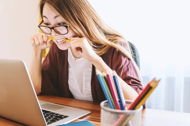 Okulary dla szczupłej twarzy - jak wybrać najlepsze?